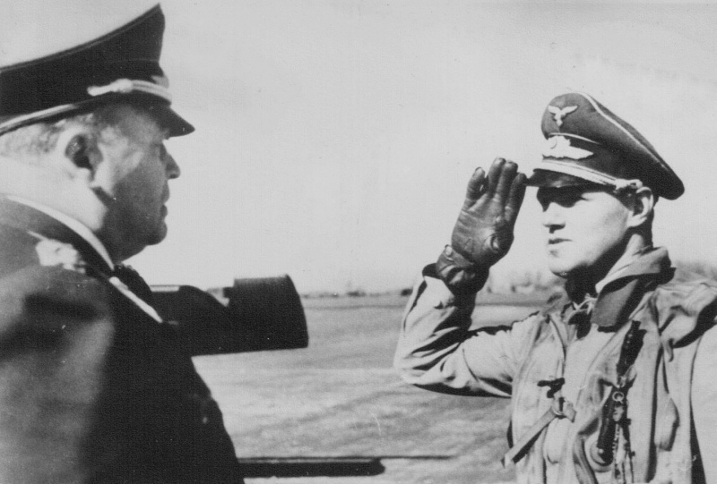 Хуго Шперле и Иоахим Мюнхеберг. 1940 г.