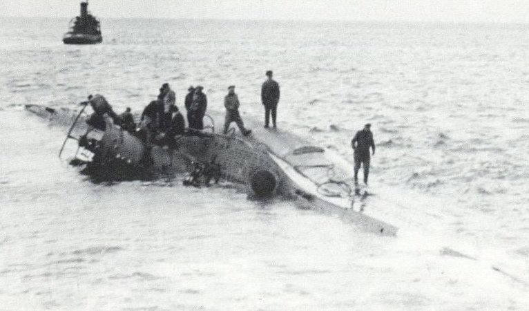 Подлодка «U-97» выбросилась на пляж Хайфы. Июнь 1943 г.