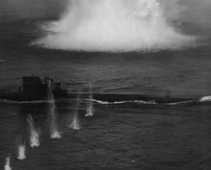 Подлодка «U-134» под огнем. Июль 1943 г. 