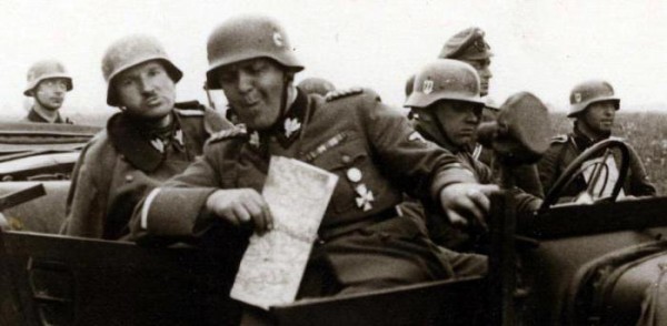 Теодор Эйке в автомобиле.1941 г.