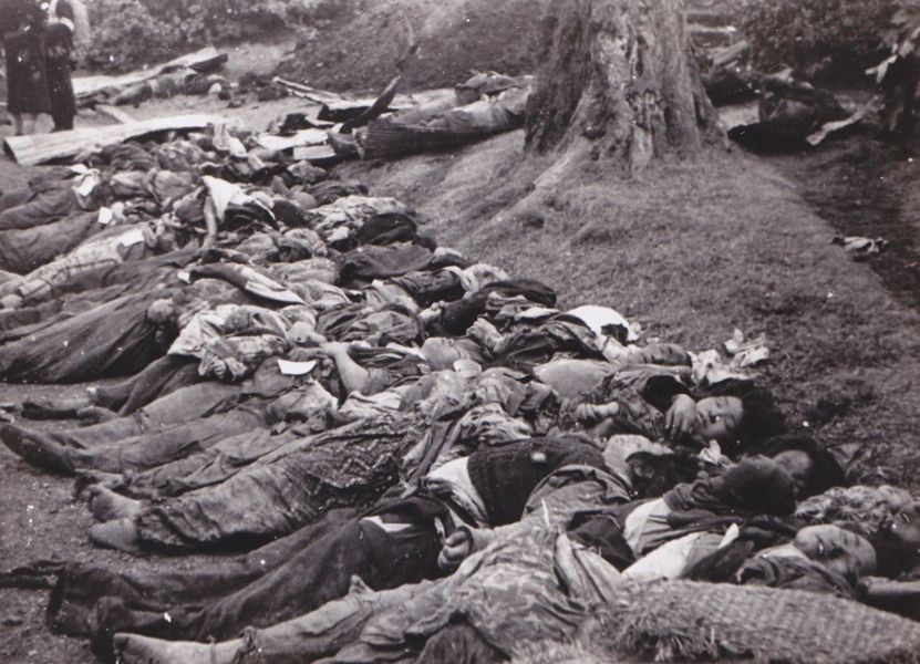 Жертвы бомбардировки. 10 марта 1945 г.