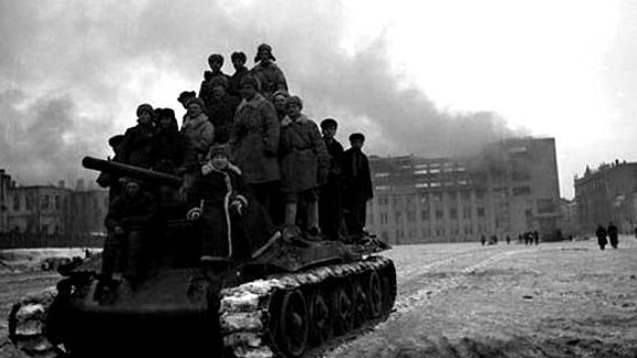 Красная Армия в городе. 15 февраля 1943 г.