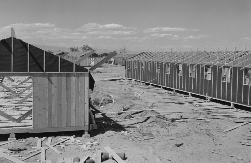 Строительство бараков в лагере «Постон». 1942 г.