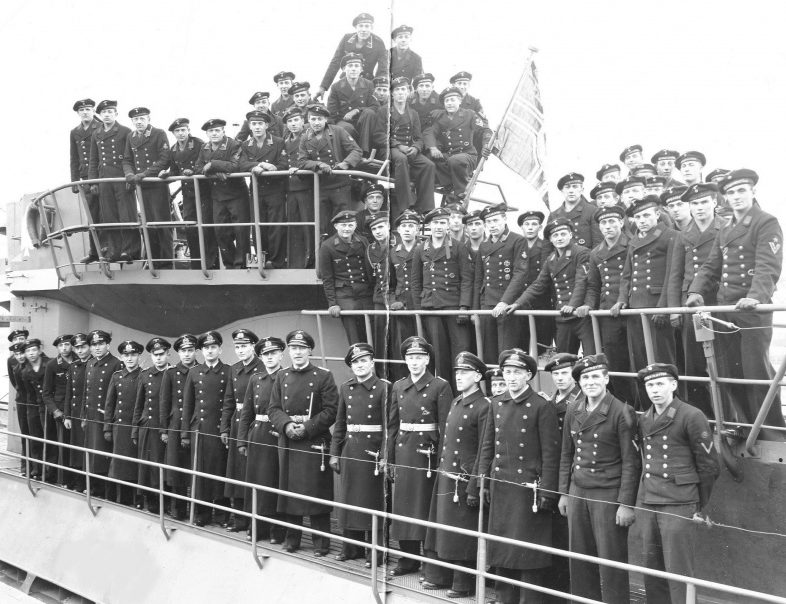 Экипаж подлодки «U-873» в день ввода ее в состав немецкого флота. Март 1944 г. 