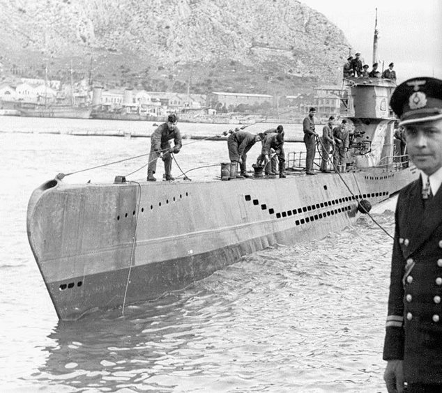 Возвращение подлодки «U-83» с похода. Брест. Март 1942 г.
