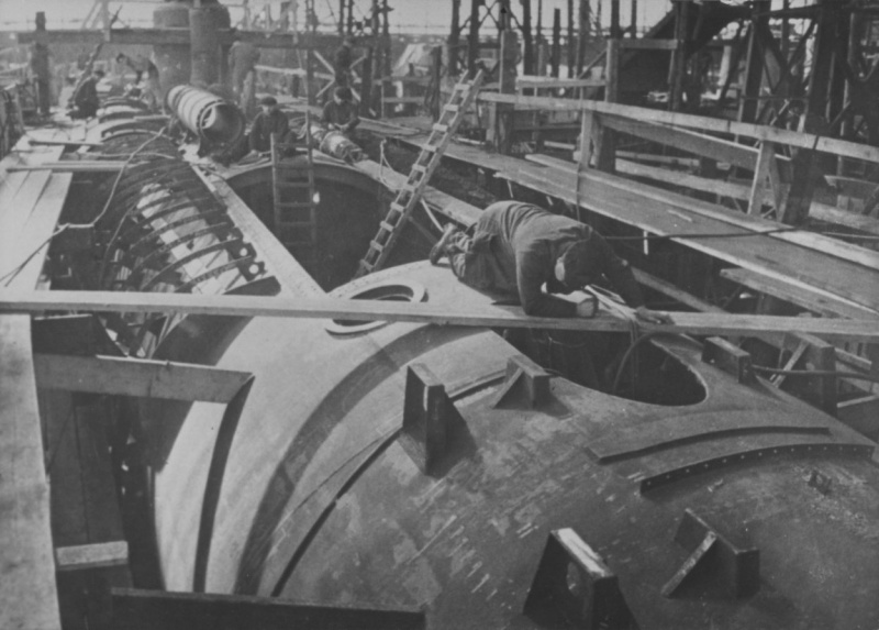 Строительство подводной лодки типа VII-C. 1944 г. 