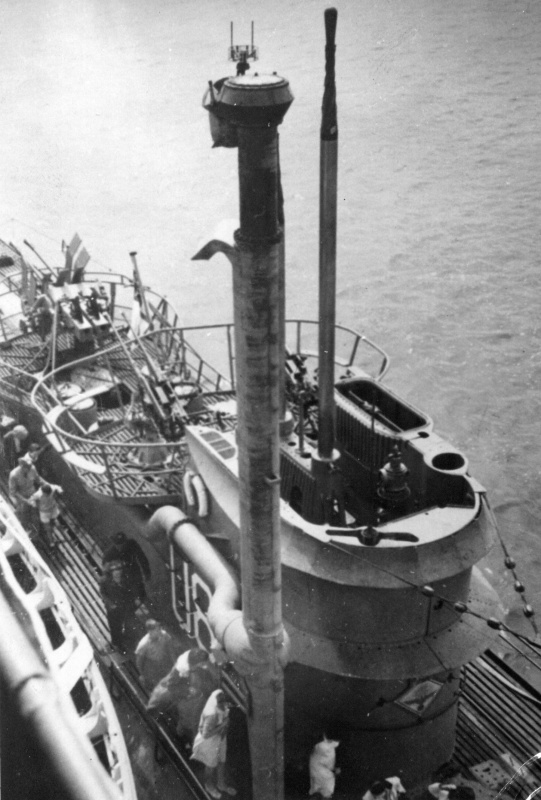 Подлодка «U-889» капитулирует в Шельбурне. Май 1945 г.