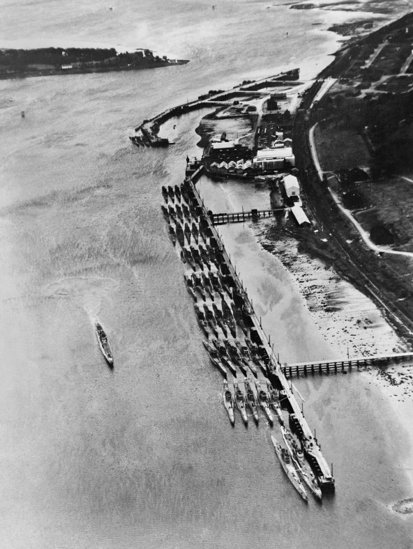 Капитулировавшие подлодки на британской военно-морской базе «Феррет». Июнь 1945 г. 