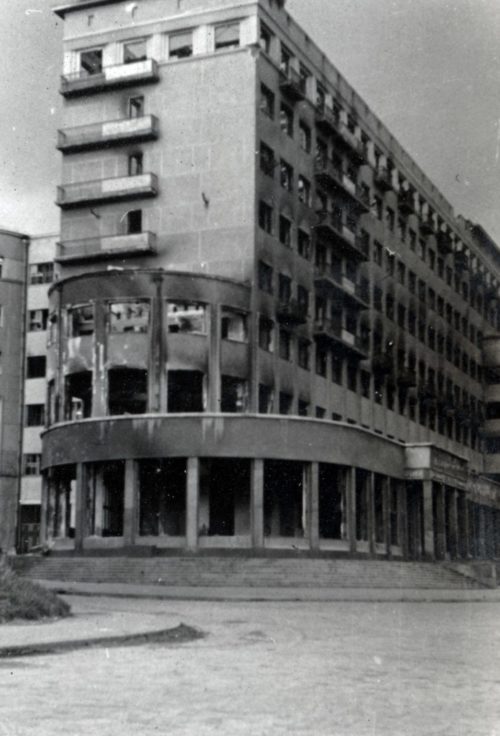 Разрушенный город. Весна 1944 г.