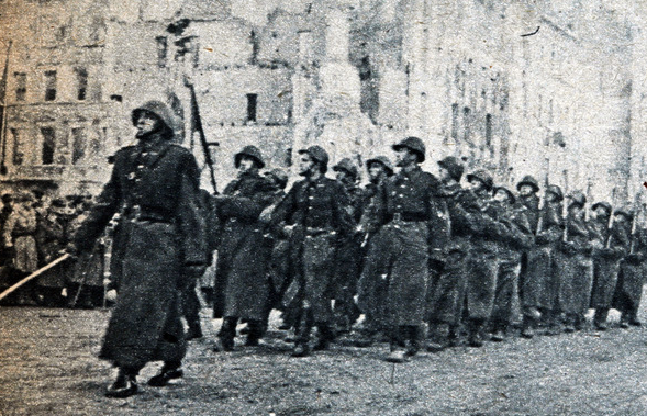 Парад 1-й армии Войска Польского на улице Маршалковской. 19 января 1945 года.
