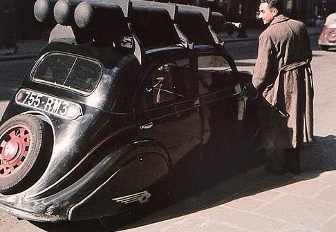 Автомобили на угле и газе. 1943 г. 