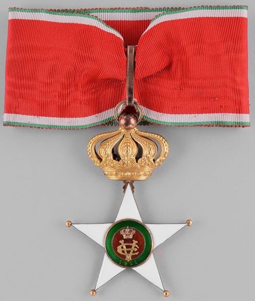 Аверс и реверс знака Командор Колониального ордена Звезды Италии.