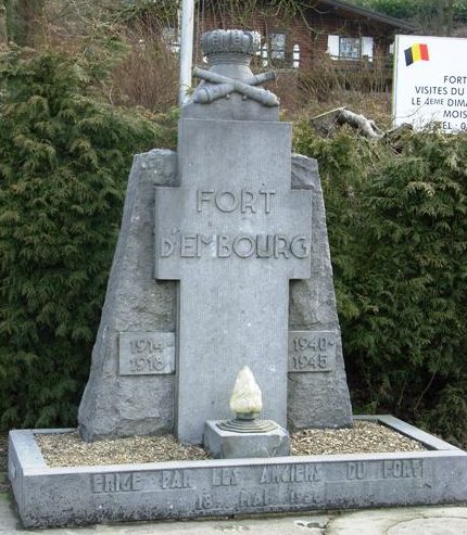 Муниципалитет Embourg. Мемориал защитникам Форта д'Эмбург.