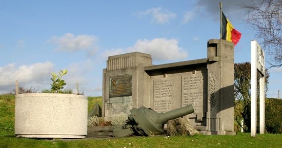 Муниципалитет Neufchateau. Памятник погибшим воинам форта Обен-Нюфчато в 1940 г.