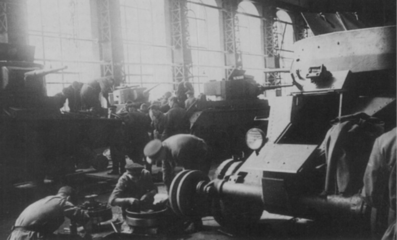 Ремонт танков для фронта. Сентябрь 1941 г. 
