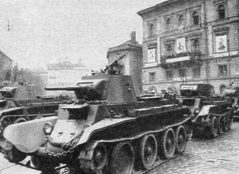Красная Армия входит в город. Сентябрь 1939 г.