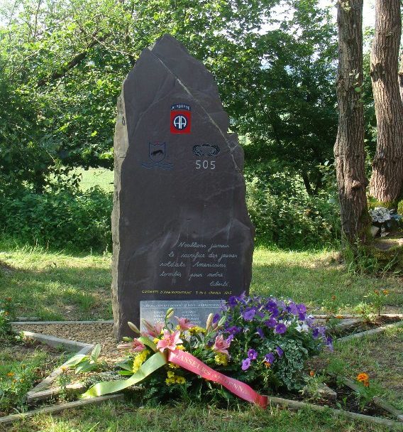 Муниципалитет Arbrefontaine. Стела в память о боевых действиях в январе 1945 г.
