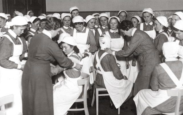 Курсы подготовки медиков в организации «Lotta Svärd». 1939 г. 