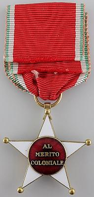 Аверс и реверс знака Кавалер Колониального ордена Звезды Италии. 