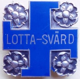 Членский нагрудный значок организации «Lotta Svärd».