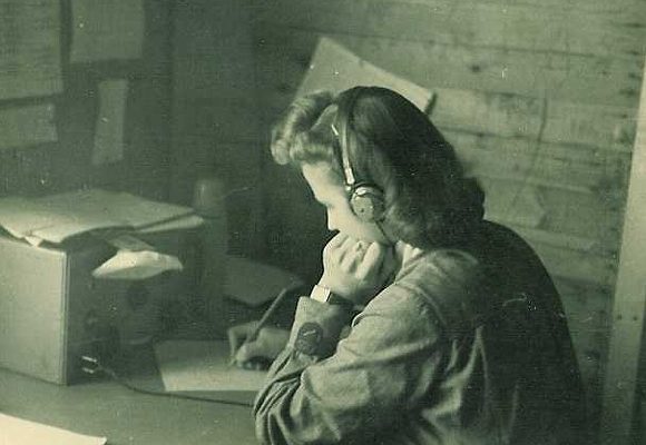«Лотта» у радиостанции. 1939 г.