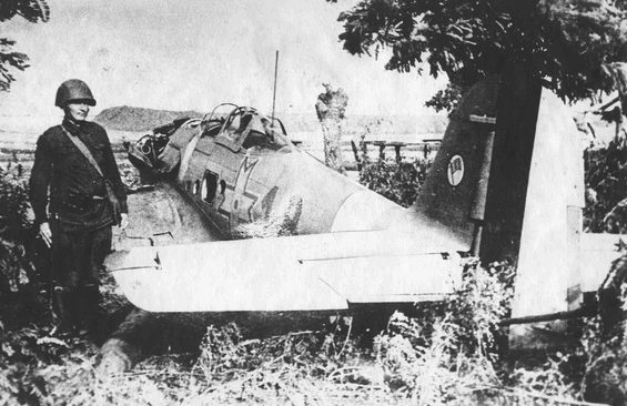 Румынский истребитель He-112В-2, сбитый над городом. Сентябрь 1941 г.