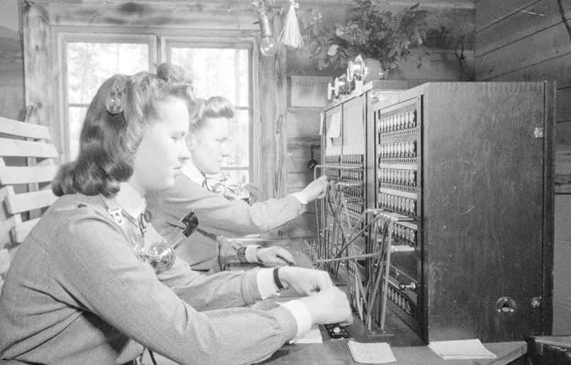 «Лотты» на телефонном коммутаторе. 1939 г.