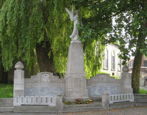 Муниципалитет Harchies. Памятник воинам, погибшим в обеих войнах.