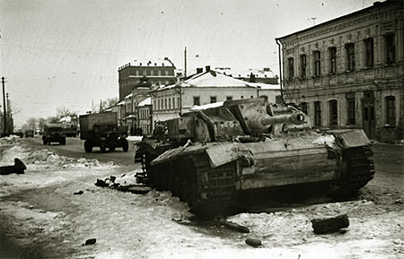 Улица города после освобождения. Февраль 1943 г.