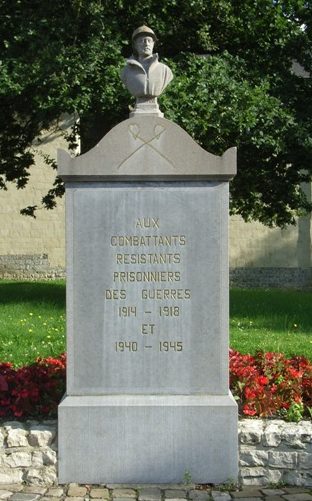 Коммуна Linsmeel. Памятник воинам, бойцам сопротивления и военнопленным, погибшим в годы Второй мировой войны.