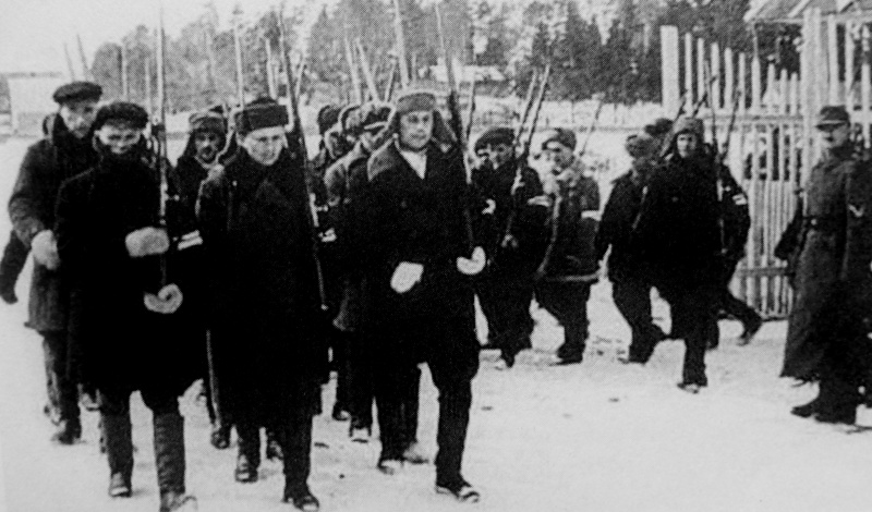 Отряд вспомогательной полиции в поселке под Минском. Зима 1941 г. 