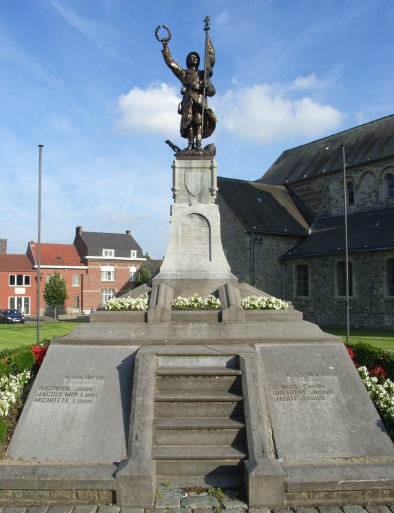 Муниципалитет Orp-Le-Grand. Памятник жертвам и воинам обеих мировых войн. 