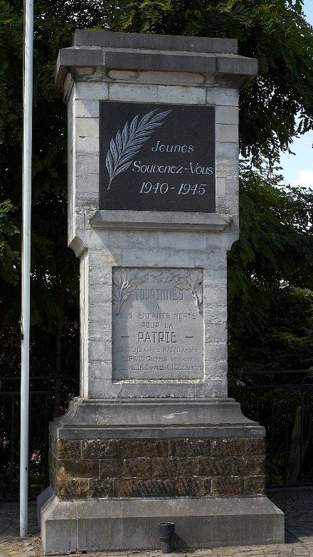 Совет Tourinnes-La-Grosse. Памятник воинам, погибшим в годы Второй мировой войны. 