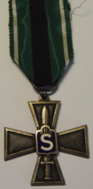 Аверс и реверс бронзового крест Шюцкора «За заслуги».
