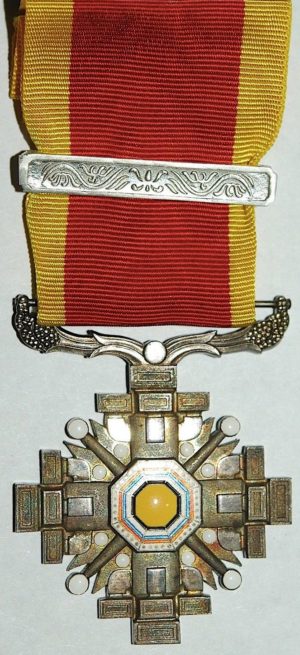 Орден Столпов государства 8-го класса с одной серебряной планкой.