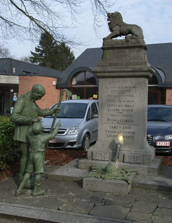 Коммуна Beaufays. Памятник погибшим и бойцам обеих войн. Скульптур Жак Лалоукс. 