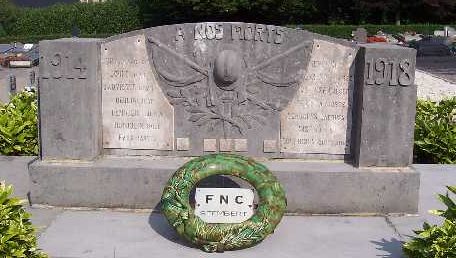 Муниципалитет Stembert. Военный мемориал обеих войн на кладбище.