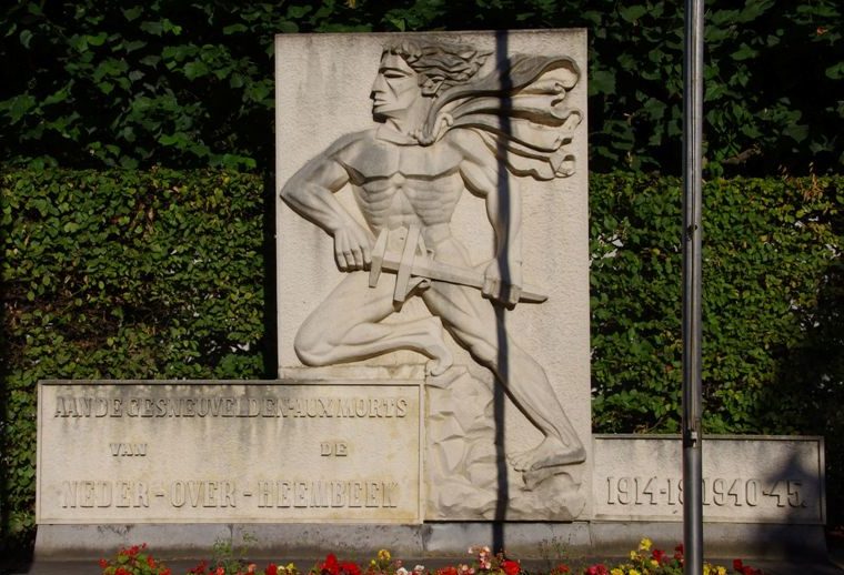 Коммуна Neder-Over-Heembeek. Памятник воинам, павшим на войне.