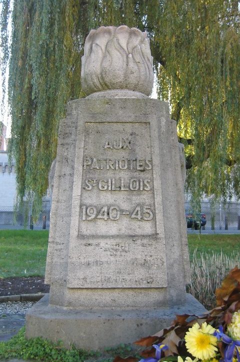 Муниципалитет Санкт-Джилла. Памятник патриотам, погибшим в 1940-1945 годах. 