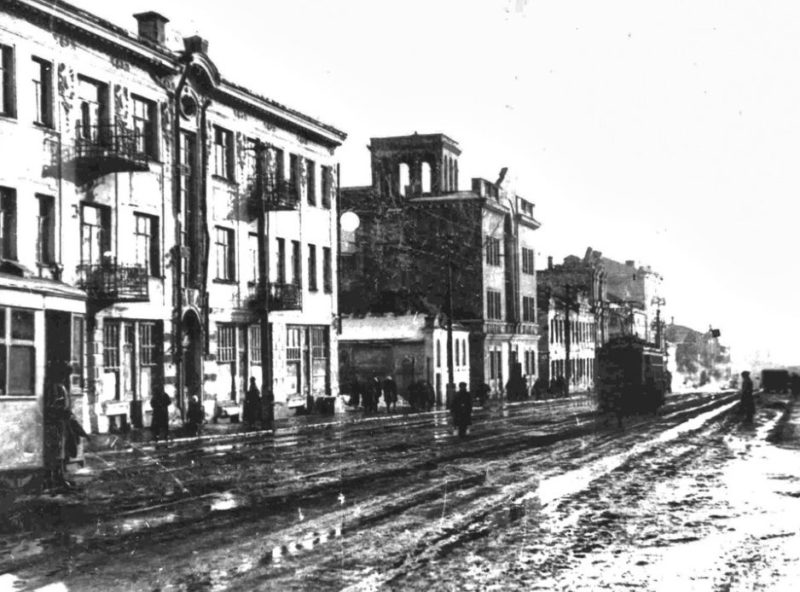 Город после освобождения. Улица Ленина в сторону Красной площади. 1944 г.