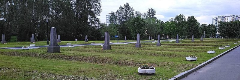 Воинский участок на кладбище.