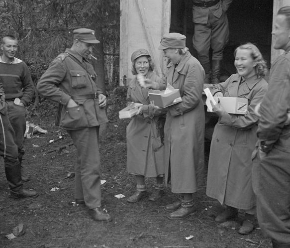 Подарки солдатам в Карелии собранные «Lotta Svärd». 1941 г.