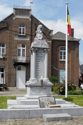 Муниципалитет Lanaye. Памятник погибшим воинам и жертвам обеих войн.