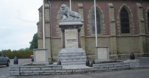 Муниципалитет Tertre. Памятник погибшим в обеих войнах. 