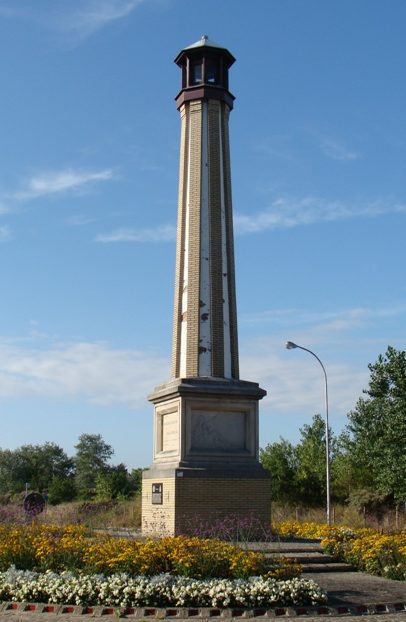 Муниципалитет Koksijde. Памятник пилотам Бельгии и ее союзников, погибшим в годы обеих мировых войн.