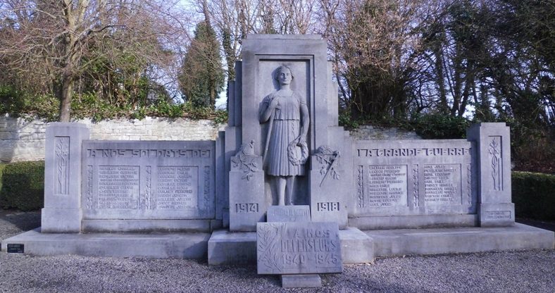 Муниципалитет Villers-le-temple. Памятник погибшим воинам и жертвам обеих войн. Архитектор - Людовик Хенсевал. 