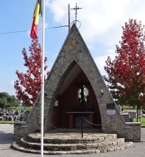 Муниципалитет Vise. Часовня в память жертв 1940-1945 годов на кладбище Лорето.