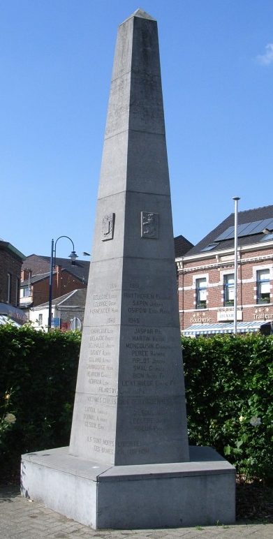 Муниципалитет Wanze. Памятник жертвам обеих войн.