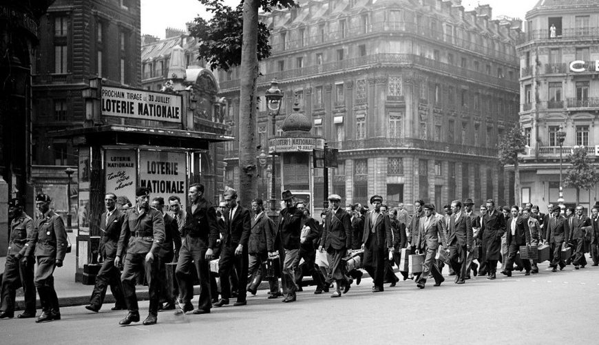 Отправка рабочих в Германию. 1942 г.