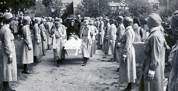 Похороны члена организации Аими Кнуюттила в Тампере. 1941 г.